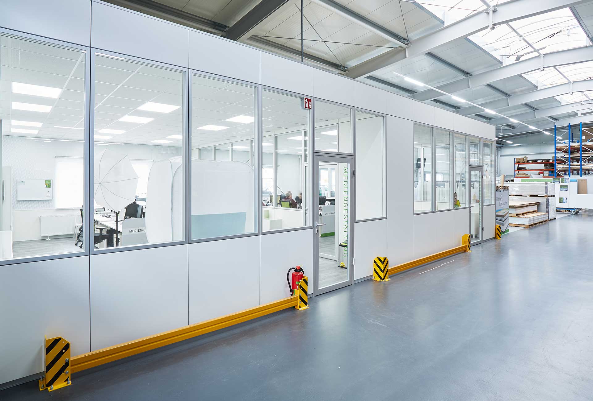 Meisterbüro Hallenbüro für hohe Schallschutzanforderungen Meisterbüro Hallenbüro für hohe Schallschutzanforderungen