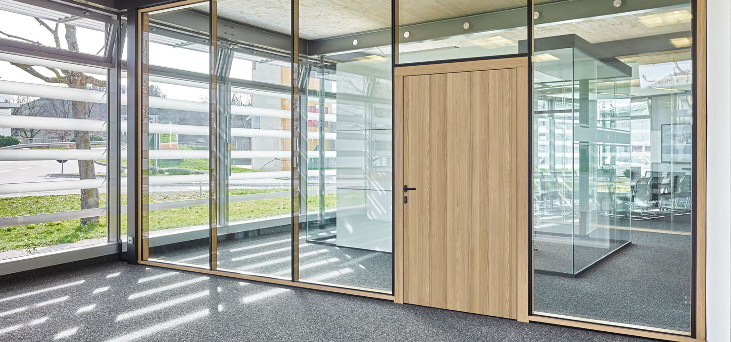 Systemtrennwand fürs Büro aus Holz Systemtrennwand fürs Büro aus Holz