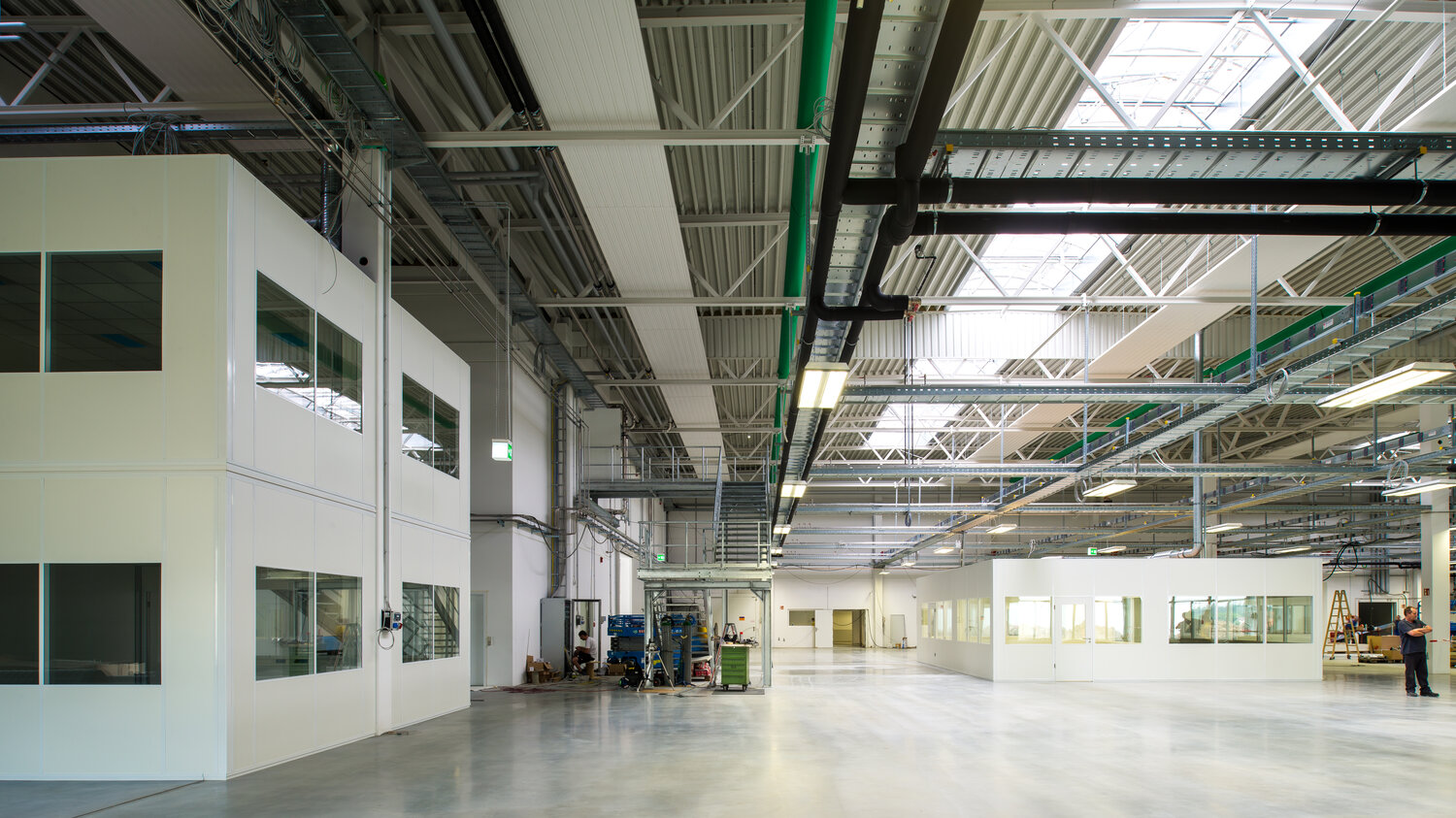 Projekt Hafner Produktion Hallenbüro zweistöckig und einstöckig