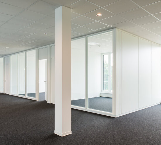 Projekt Hafner Büro leeres Büro mit Raum in Raum Lösungen