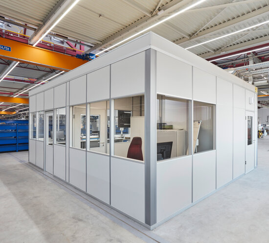 Projekt Fischer Produktion Meisterbüro weiß