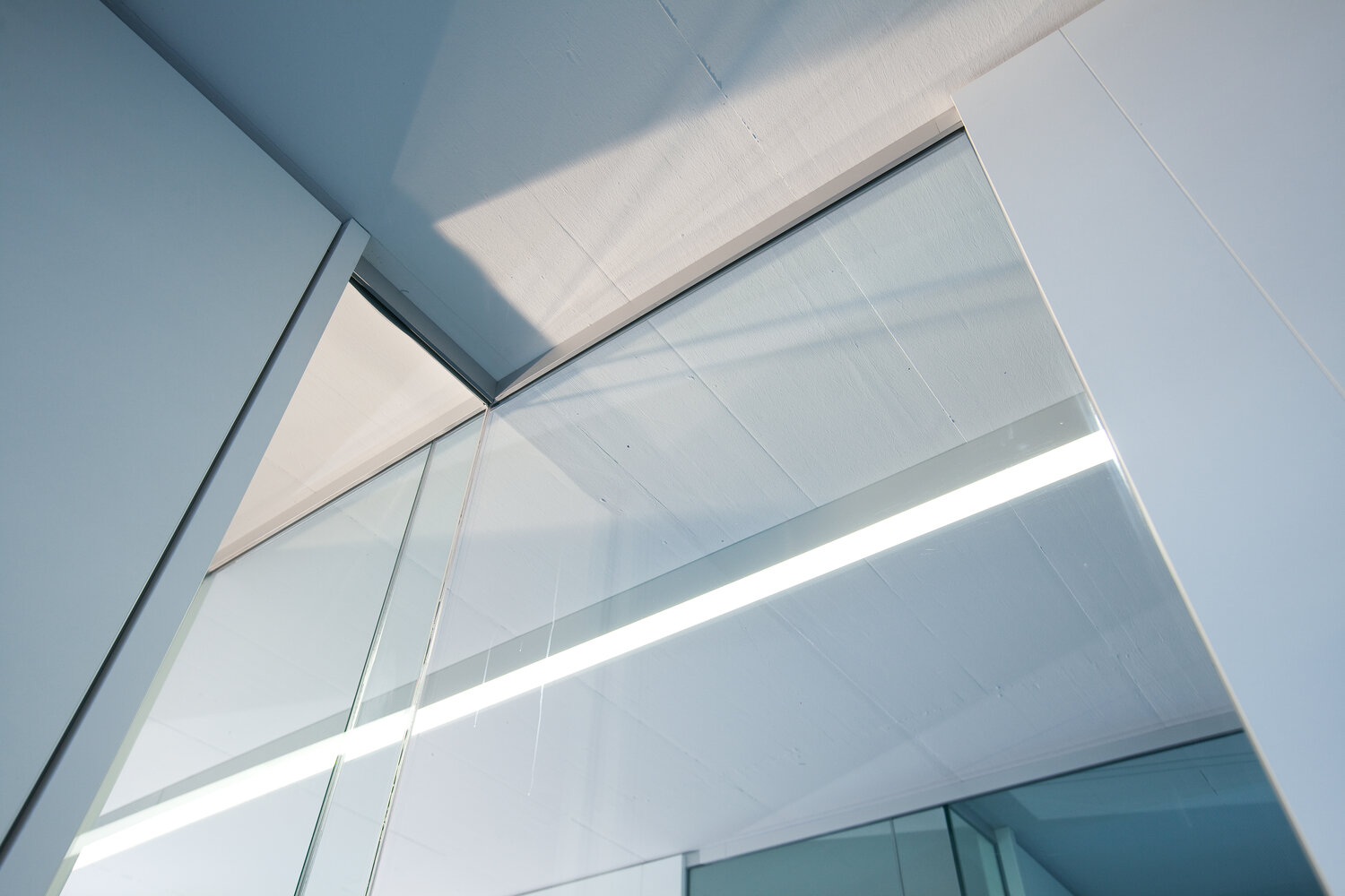 Projekt Frauenhofer Detailansicht Glastrennwandsystem mit Decke