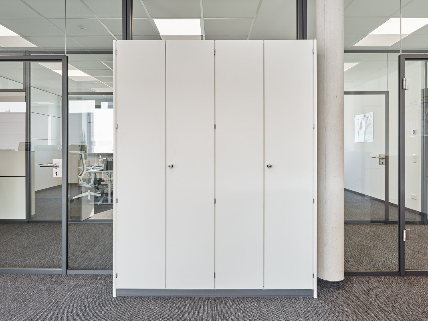 Projekt NetPlans weißer Büroschrank