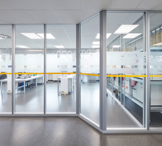 Projekt Parker Hannifin Trennwandsysteme aus Glas