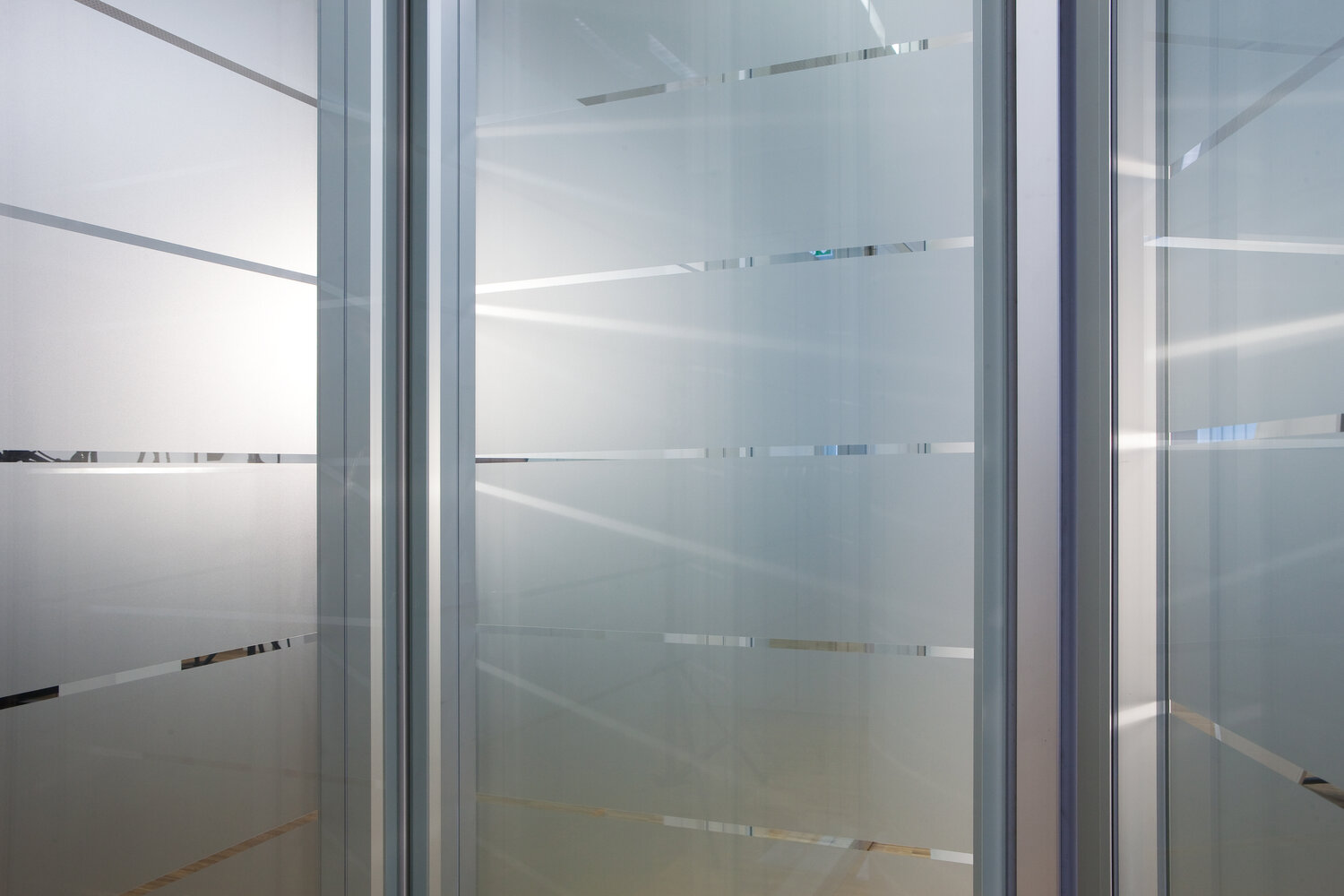 Projekt Musikschule Calw Ecke von folierten Glastrennwänden