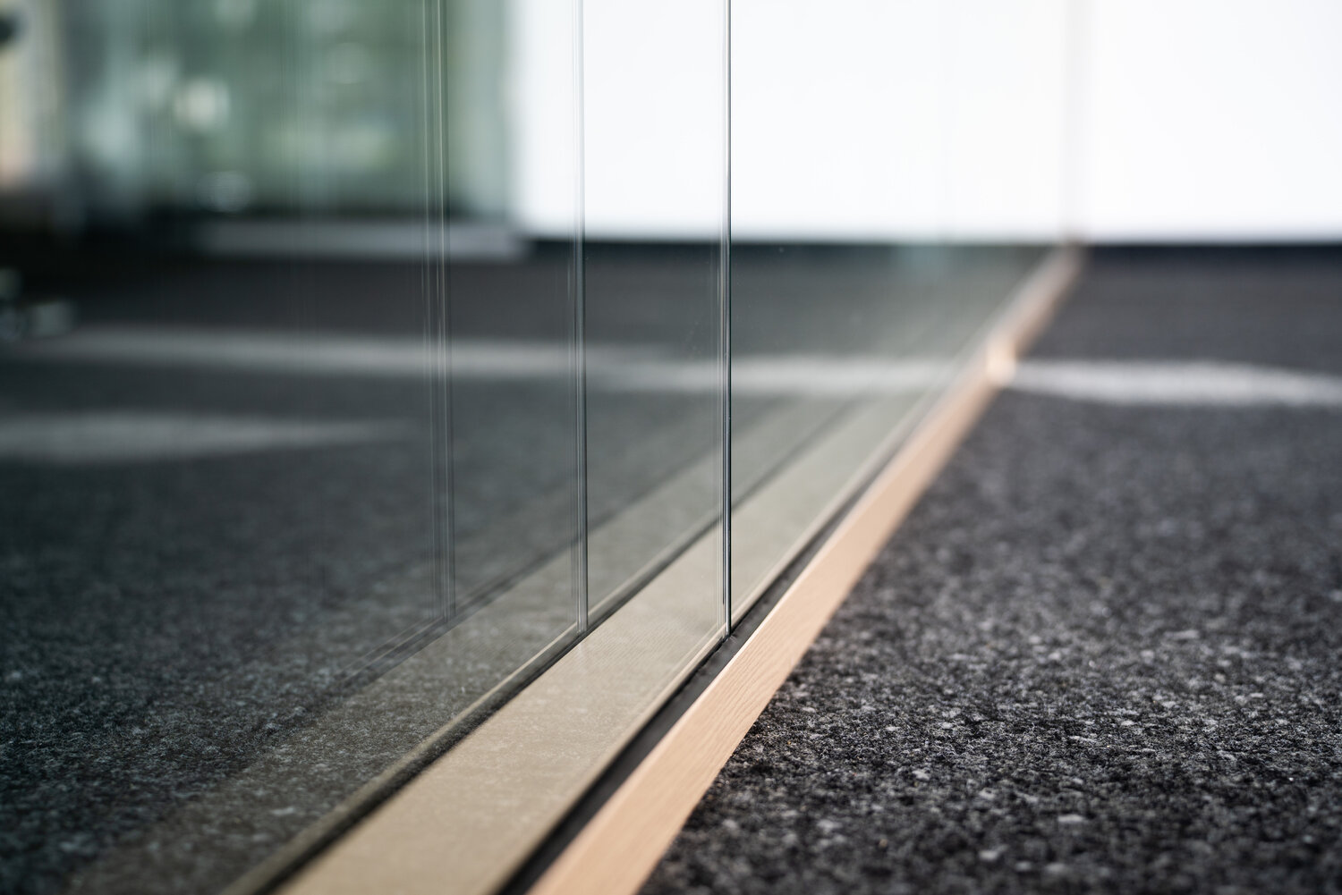 Projekt Showroom Detailansicht Fußleiste