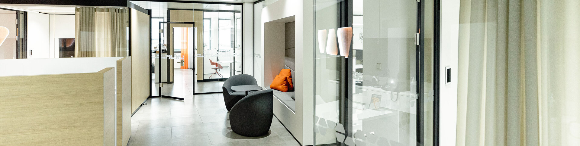 Raum in Raum System PANcube für Meeting, Fokus und Rückzug im Büro