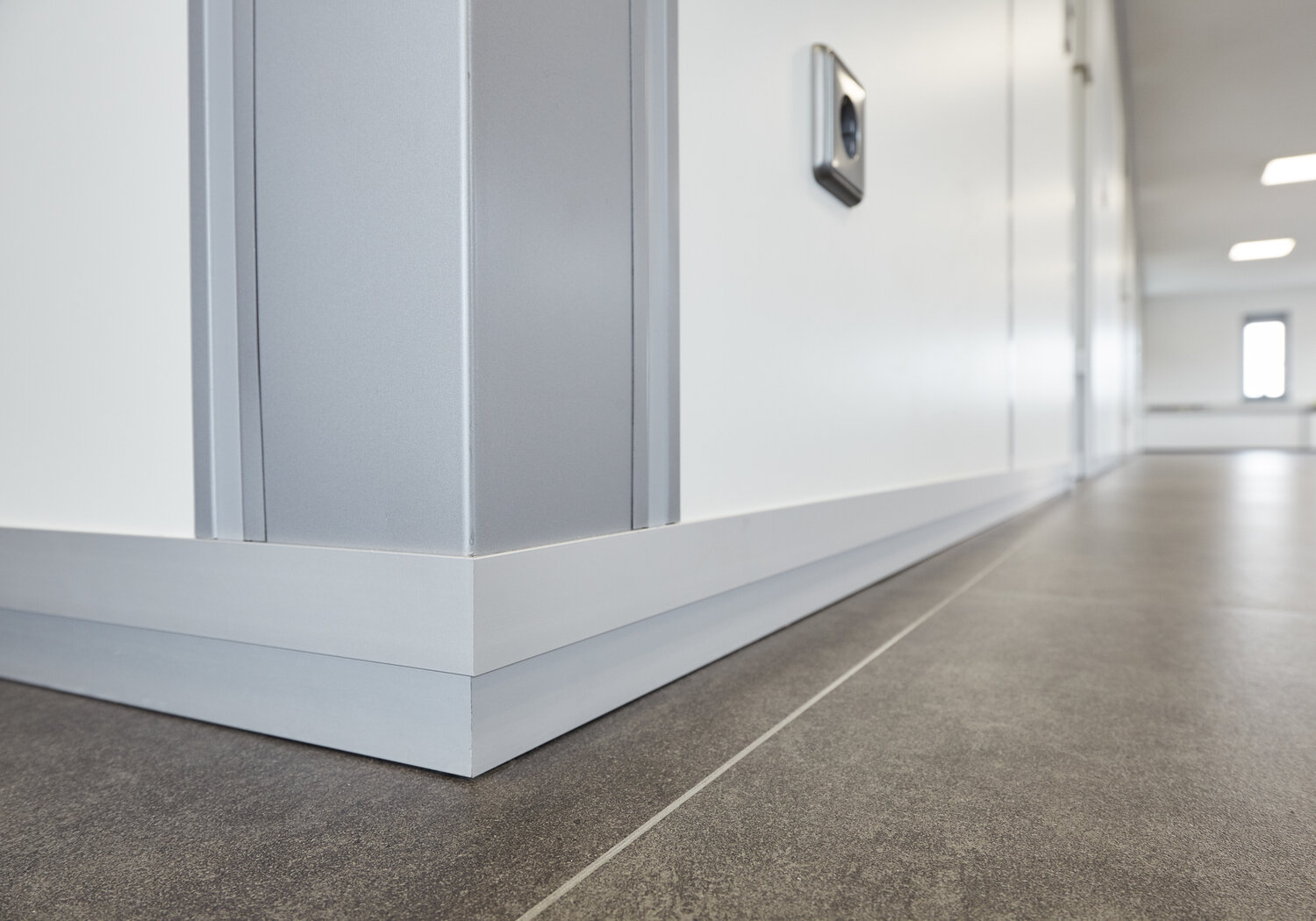 Projekt Leber Detailansicht Oberflächen der weißen Trennwandsysteme